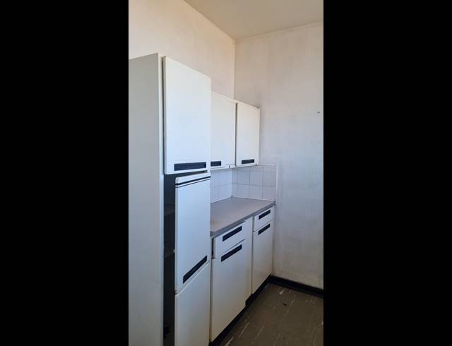 2 BEDROOM FLAT FOR SALE IN PIONEER PARK